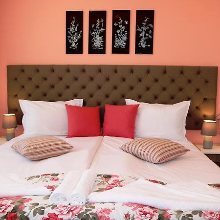 Sea Port Celebrity Apartment - Lets4Holiday Varna Exterior photo
