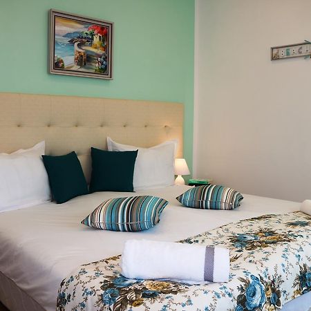 Sea Port Celebrity Apartment - Lets4Holiday Varna Exterior photo
