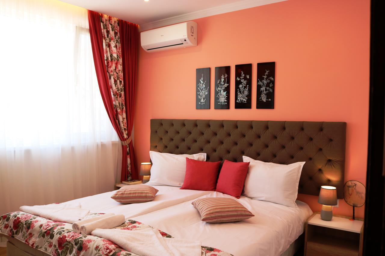 Sea Port Celebrity Apartment - Lets4Holiday Varna Exterior photo