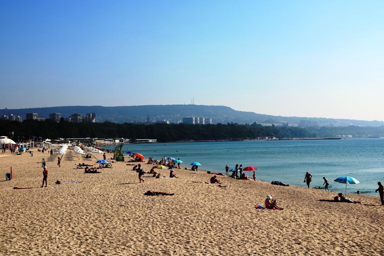 Sea Port Celebrity Apartment - Lets4Holiday Varna Exterior photo