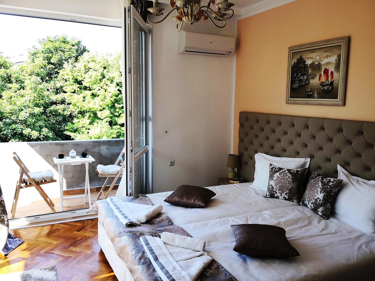 Sea Port Celebrity Apartment - Lets4Holiday Varna Exterior photo